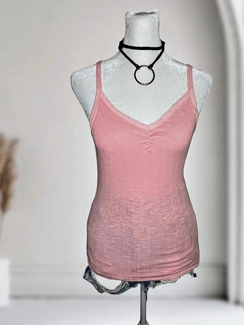 Universal Thread Pink Ribbed V-Neck Tank Top Medium - Picture 2 of 8